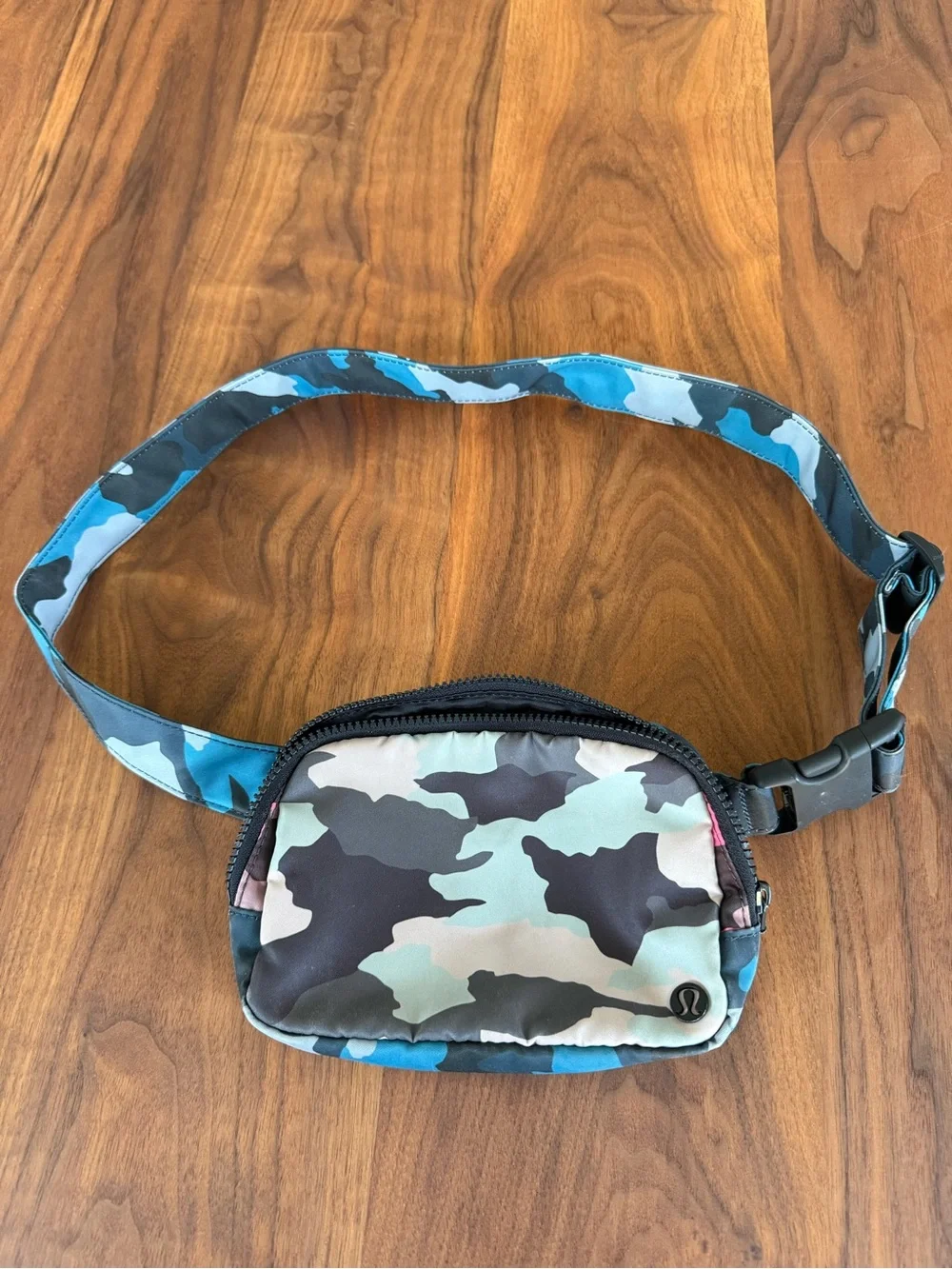 Lululemon Everywhere Belt Bag 1L Blue Camo Crossbody Fanny Pack